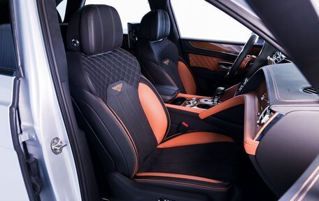 Bentley Bentayga I, 2022 год, 23 800 000 рублей, 13 фотография