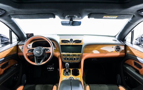 Bentley Bentayga I, 2022 год, 23 800 000 рублей, 17 фотография