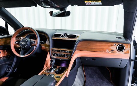 Bentley Bentayga I, 2022 год, 23 800 000 рублей, 16 фотография