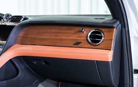 Bentley Bentayga I, 2022 год, 23 800 000 рублей, 26 фотография