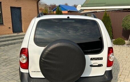 Chevrolet Niva I рестайлинг, 2018 год, 930 000 рублей, 6 фотография