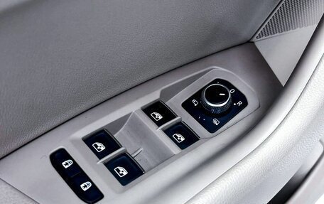 Volkswagen Touareg III, 2021 год, 5 700 000 рублей, 21 фотография