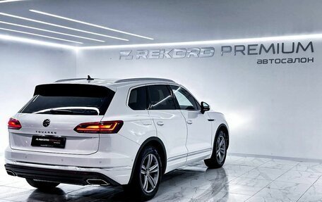 Volkswagen Touareg III, 2021 год, 5 700 000 рублей, 28 фотография