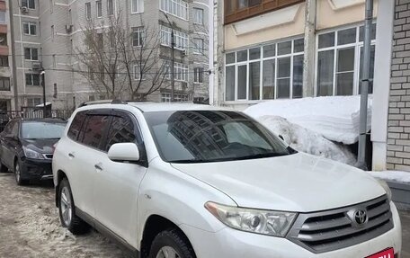 Toyota Highlander III, 2012 год, 2 700 000 рублей, 1 фотография