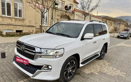 Toyota Land Cruiser 200, 2016 год, 5 800 000 рублей, 2 фотография