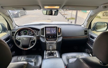 Toyota Land Cruiser 200, 2016 год, 5 800 000 рублей, 9 фотография