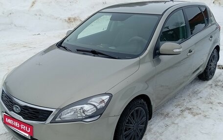 KIA cee'd I рестайлинг, 2010 год, 620 000 рублей, 2 фотография