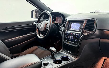 Jeep Grand Cherokee, 2013 год, 2 100 000 рублей, 21 фотография