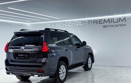 Toyota Land Cruiser Prado 150 рестайлинг 2, 2014 год, 3 500 000 рублей, 28 фотография