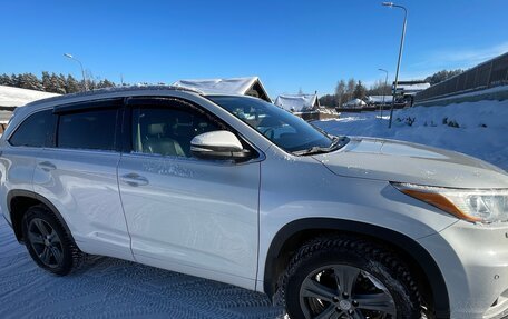 Toyota Highlander III, 2014 год, 2 390 000 рублей, 4 фотография