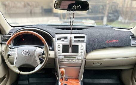 Toyota Camry, 2011 год, 970 000 рублей, 4 фотография