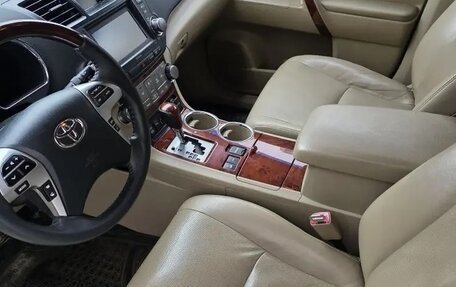 Toyota Highlander III, 2012 год, 2 700 000 рублей, 7 фотография