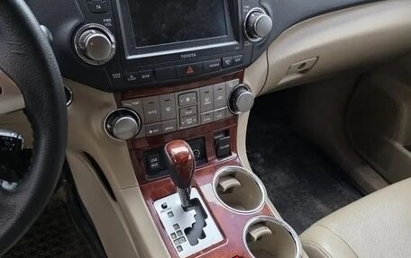 Toyota Highlander III, 2012 год, 2 700 000 рублей, 9 фотография