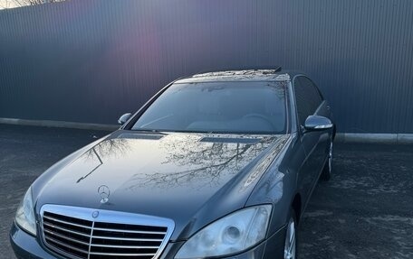 Mercedes-Benz S-Класс, 2008 год, 1 820 000 рублей, 3 фотография