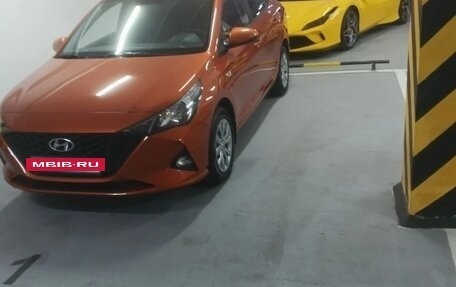 Hyundai Solaris II рестайлинг, 2022 год, 1 690 000 рублей, 2 фотография