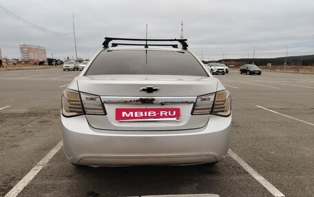 Chevrolet Cruze II, 2010 год, 670 000 рублей, 6 фотография