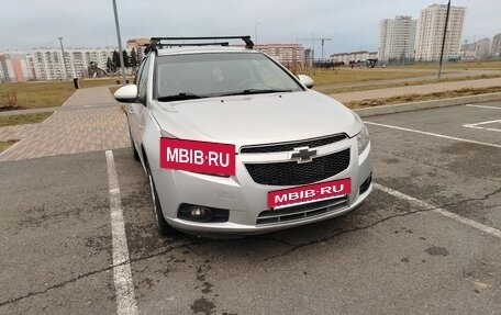 Chevrolet Cruze II, 2010 год, 670 000 рублей, 8 фотография