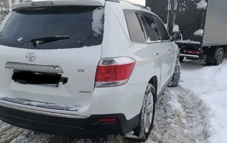 Toyota Highlander III, 2013 год, 2 200 000 рублей, 3 фотография