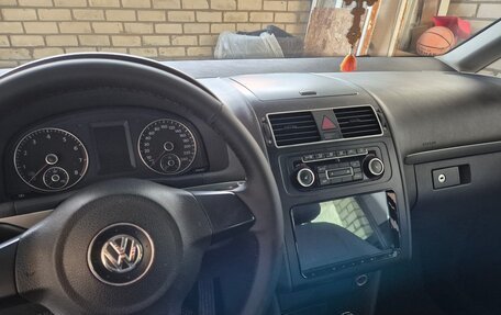 Volkswagen Touran III, 2011 год, 1 050 000 рублей, 16 фотография