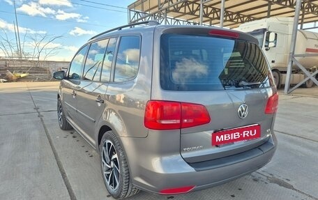 Volkswagen Touran III, 2011 год, 1 050 000 рублей, 11 фотография