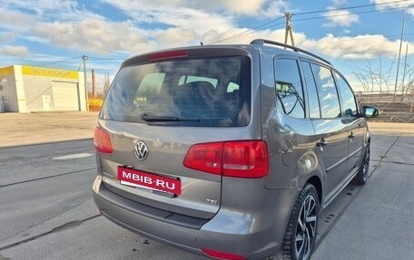 Volkswagen Touran III, 2011 год, 1 050 000 рублей, 6 фотография