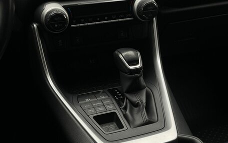 Toyota RAV4, 2020 год, 3 999 000 рублей, 21 фотография