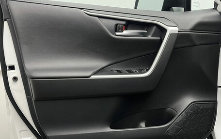 Toyota RAV4, 2020 год, 3 999 000 рублей, 16 фотография