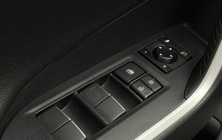 Toyota RAV4, 2020 год, 3 999 000 рублей, 17 фотография