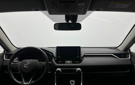 Toyota RAV4, 2020 год, 3 999 000 рублей, 23 фотография