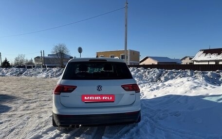 Volkswagen Tiguan II, 2017 год, 2 150 000 рублей, 2 фотография