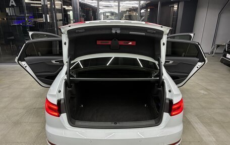 Audi A4, 2019 год, 2 500 000 рублей, 16 фотография