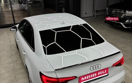 Audi A4, 2019 год, 2 500 000 рублей, 25 фотография