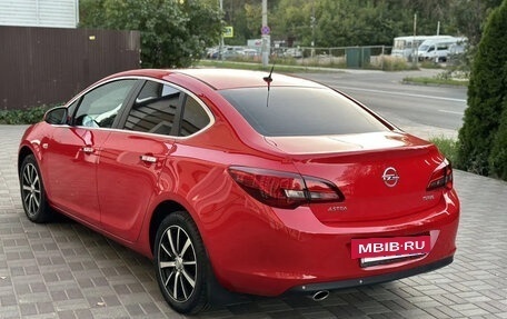 Opel Astra J, 2012 год, 900 000 рублей, 5 фотография