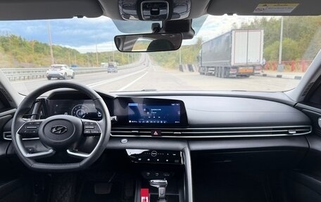 Hyundai Elantra, 2022 год, 1 750 000 рублей, 13 фотография