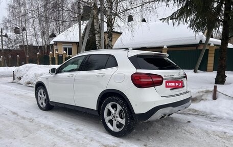 Mercedes-Benz GLA, 2018 год, 2 100 000 рублей, 2 фотография