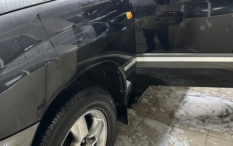 Toyota Land Cruiser 100 рестайлинг 2, 2006 год, 3 000 000 рублей, 11 фотография