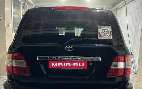 Toyota Land Cruiser 100 рестайлинг 2, 2006 год, 3 000 000 рублей, 16 фотография