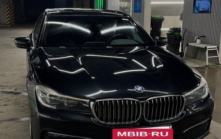 BMW 7 серия, 2018 год, 3 000 000 рублей, 3 фотография