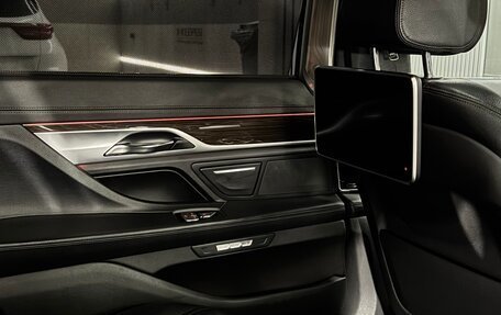 BMW 7 серия, 2018 год, 3 000 000 рублей, 12 фотография