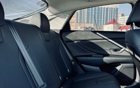 Hyundai Elantra, 2021 год, 1 690 000 рублей, 12 фотография