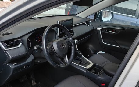 Toyota RAV4, 2019 год, 3 600 000 рублей, 5 фотография