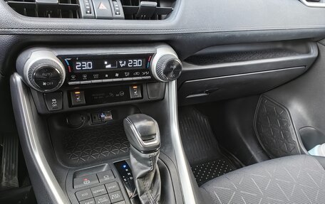 Toyota RAV4, 2019 год, 3 600 000 рублей, 8 фотография