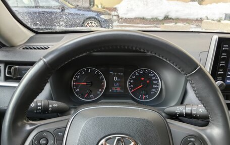 Toyota RAV4, 2019 год, 3 600 000 рублей, 6 фотография