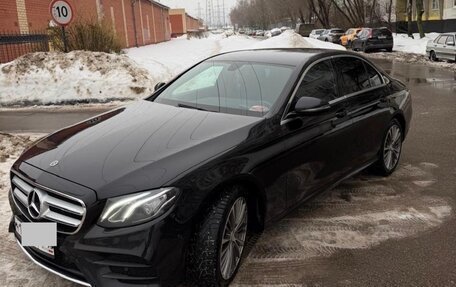 Mercedes-Benz E-Класс, 2020 год, 4 000 000 рублей, 2 фотография