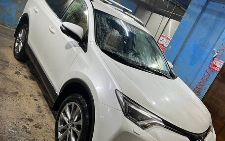 Toyota RAV4, 2015 год, 3 000 000 рублей, 7 фотография