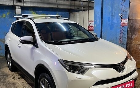Toyota RAV4, 2015 год, 3 000 000 рублей, 12 фотография