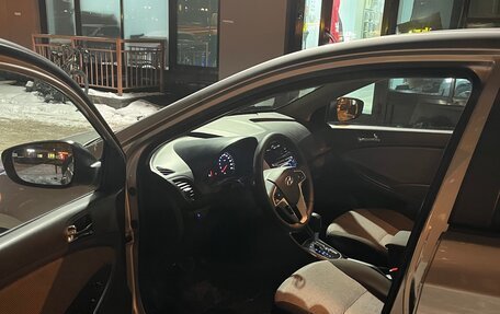 Hyundai Solaris II рестайлинг, 2011 год, 870 000 рублей, 5 фотография