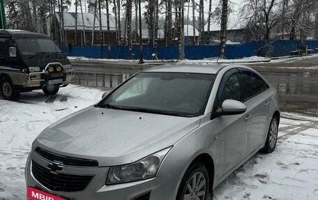 Chevrolet Cruze II, 2013 год, 665 000 рублей, 3 фотография