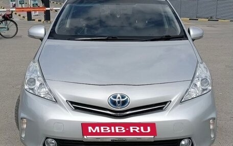 Toyota Prius Alpha I (ZVW40/41), 2014 год, 990 000 рублей, 4 фотография