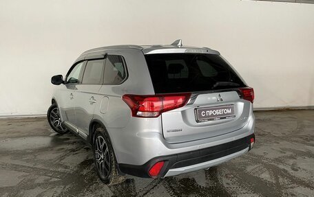 Mitsubishi Outlander III рестайлинг 3, 2017 год, 2 065 000 рублей, 4 фотография